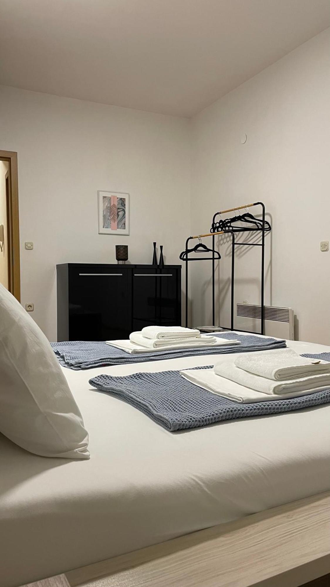 West Side Apartment Ohrid Buitenkant foto